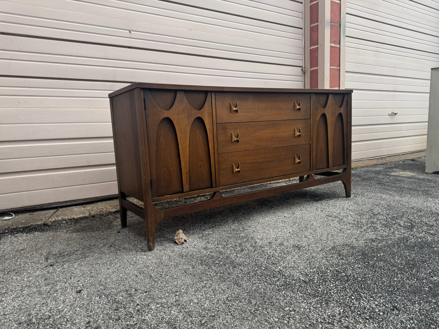 Broyhill Brasilla Premier Large Hutch