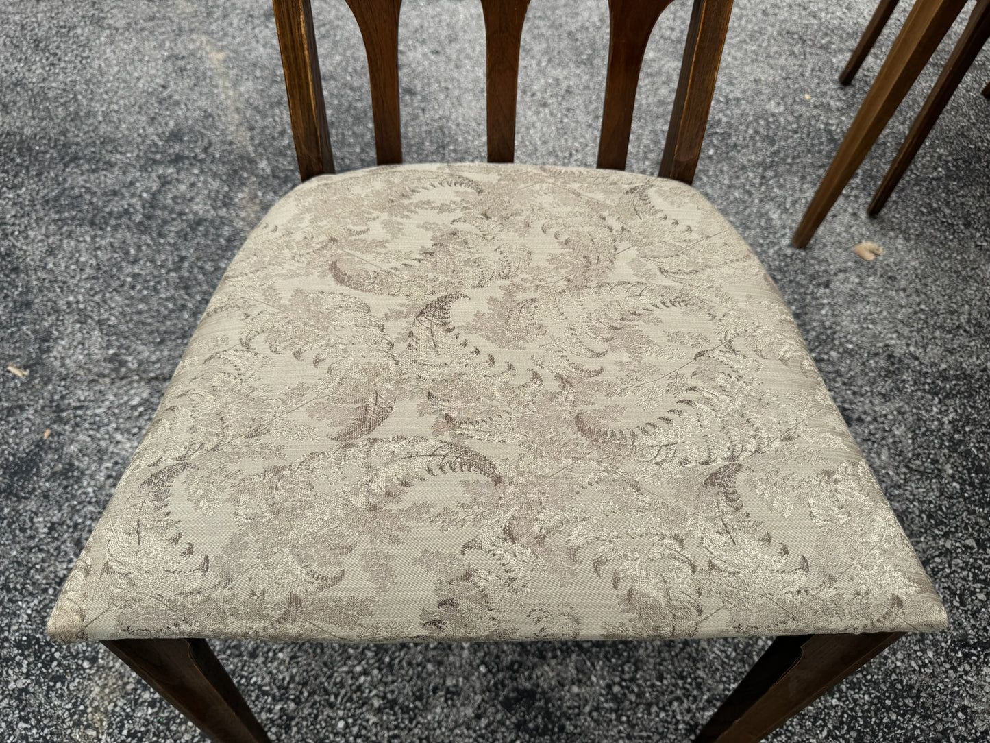 Broyhill Brasilia Dining Set