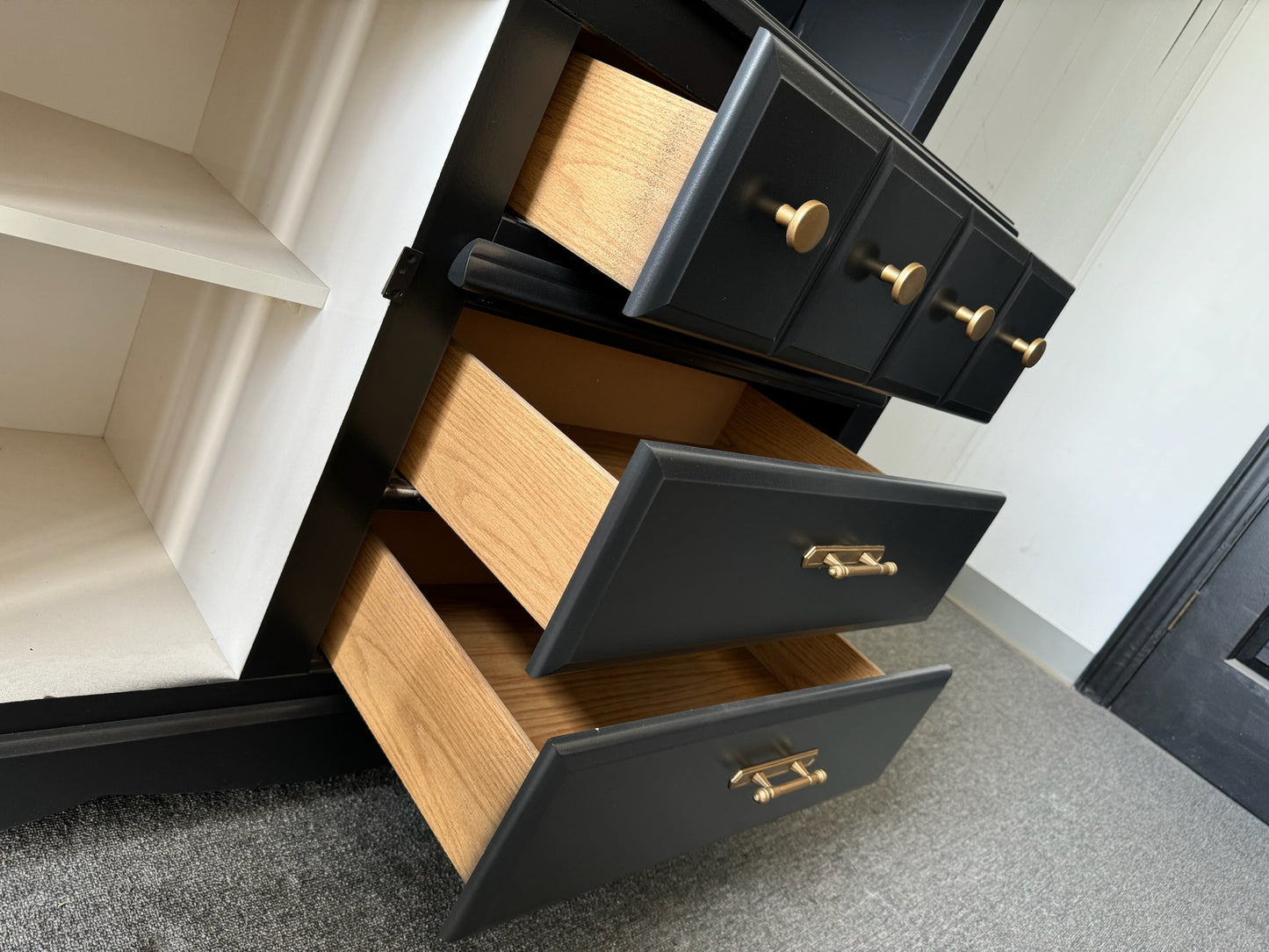 Black hutch/ sideboard with shelves