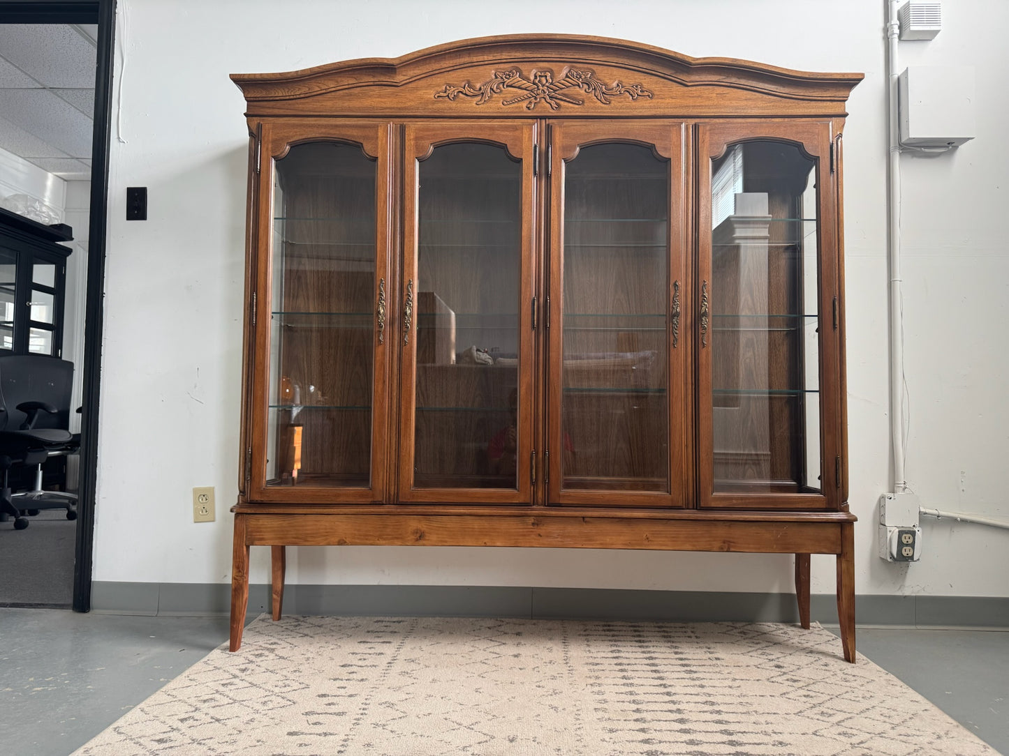 Thomasville Lighted Display Hutch