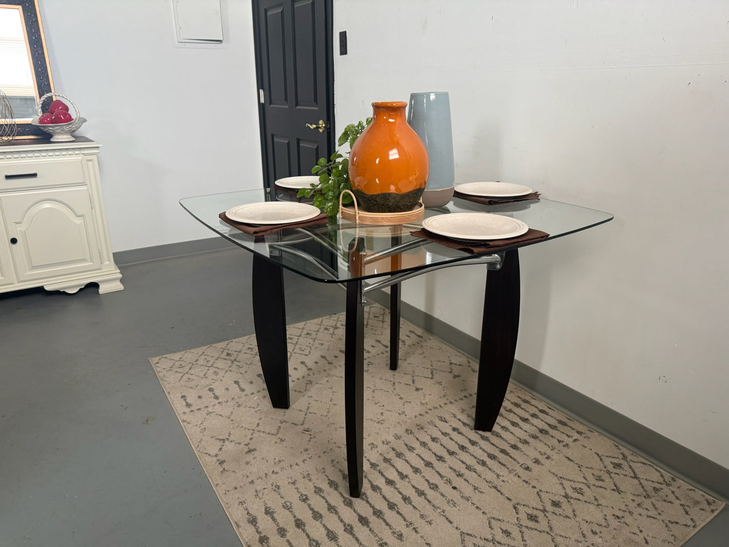 Modern Glass Table (Delivery Available)