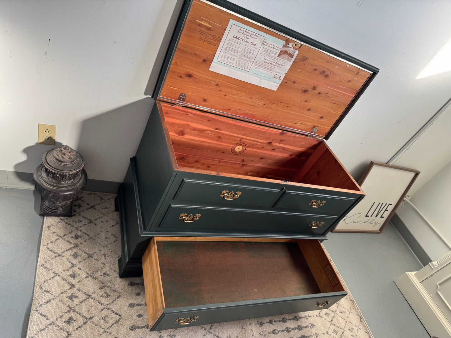 Large Lane Cedar Chest
